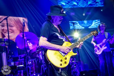 Photo du concert de Santana au festival Guitare en Scène 2025