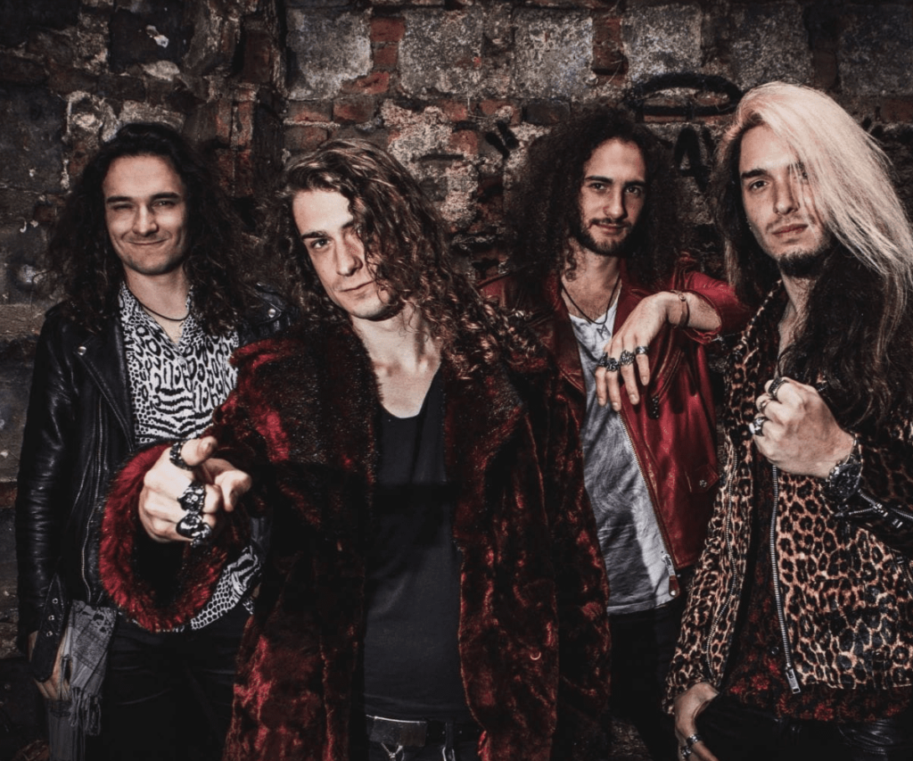 HARSH ressort son premier album " OUT OF CONTROL"