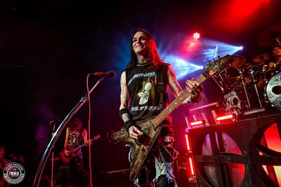 Swan, chanteur et guitariste de BlackRain, en concert au NED de Montreux