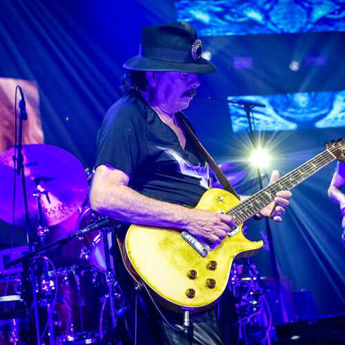 Photo du concert de Santana au festival Guitare en Scène 2025