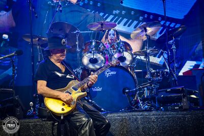 Photo du concert de Santana au festival Guitare en Scène 2025