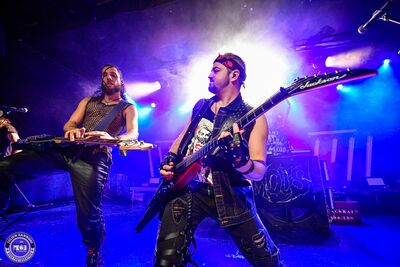 Le guitariste d’Anonymous Bastards sur scène lors du concert au NED de Montreux