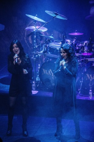 Laura Macri et Marcela Bovio de Mayan en concert à Eindhoven en 2019